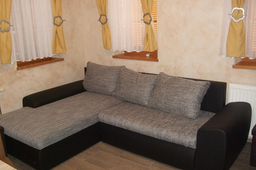 Apartment Borovnica 모라브스케토플리체 객실 사진